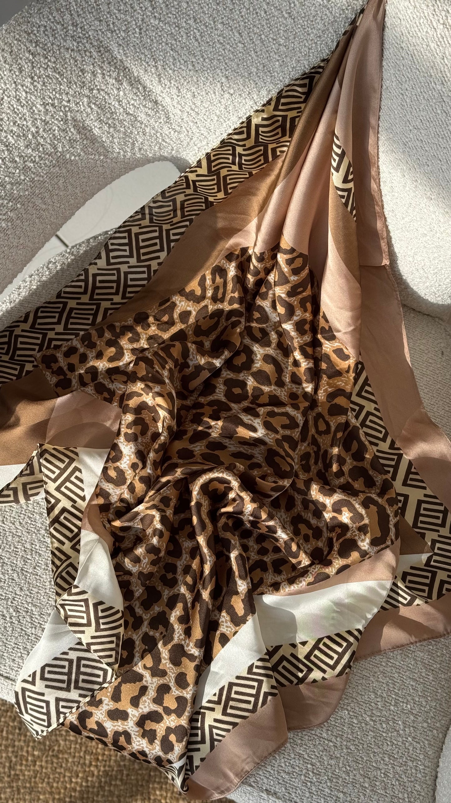 Lenço | brown & animal print