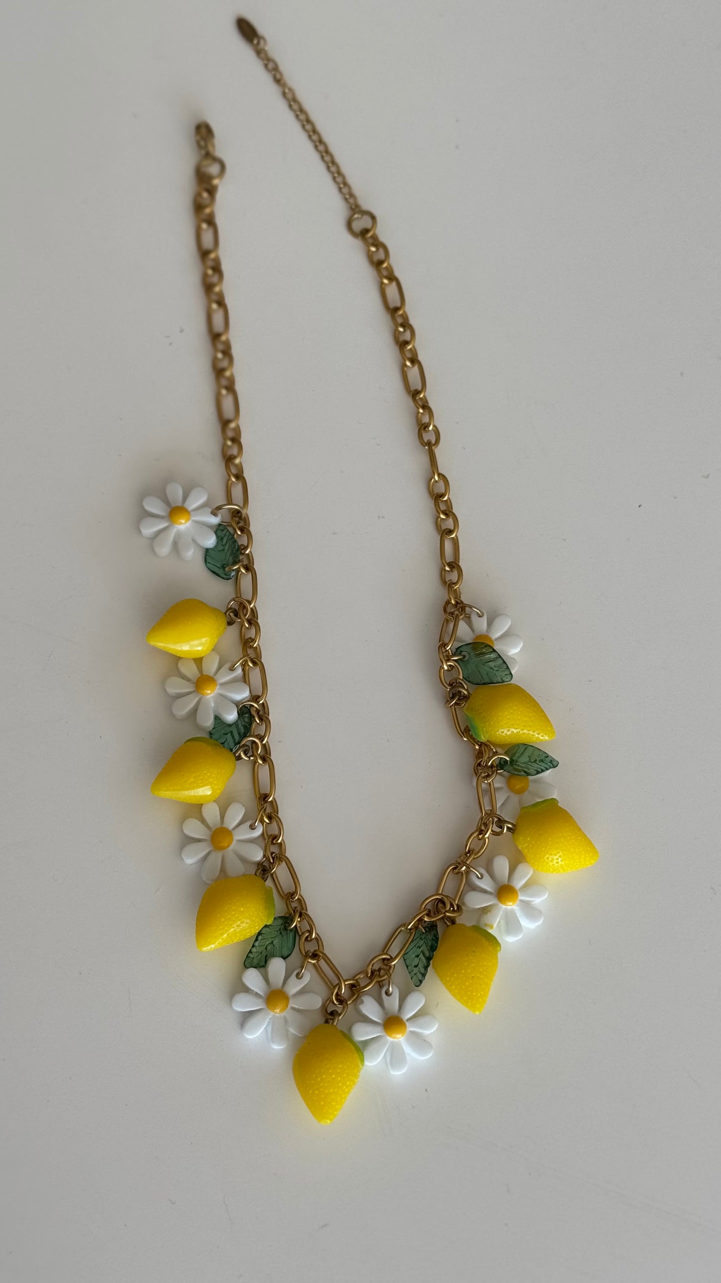 Colar | lemons