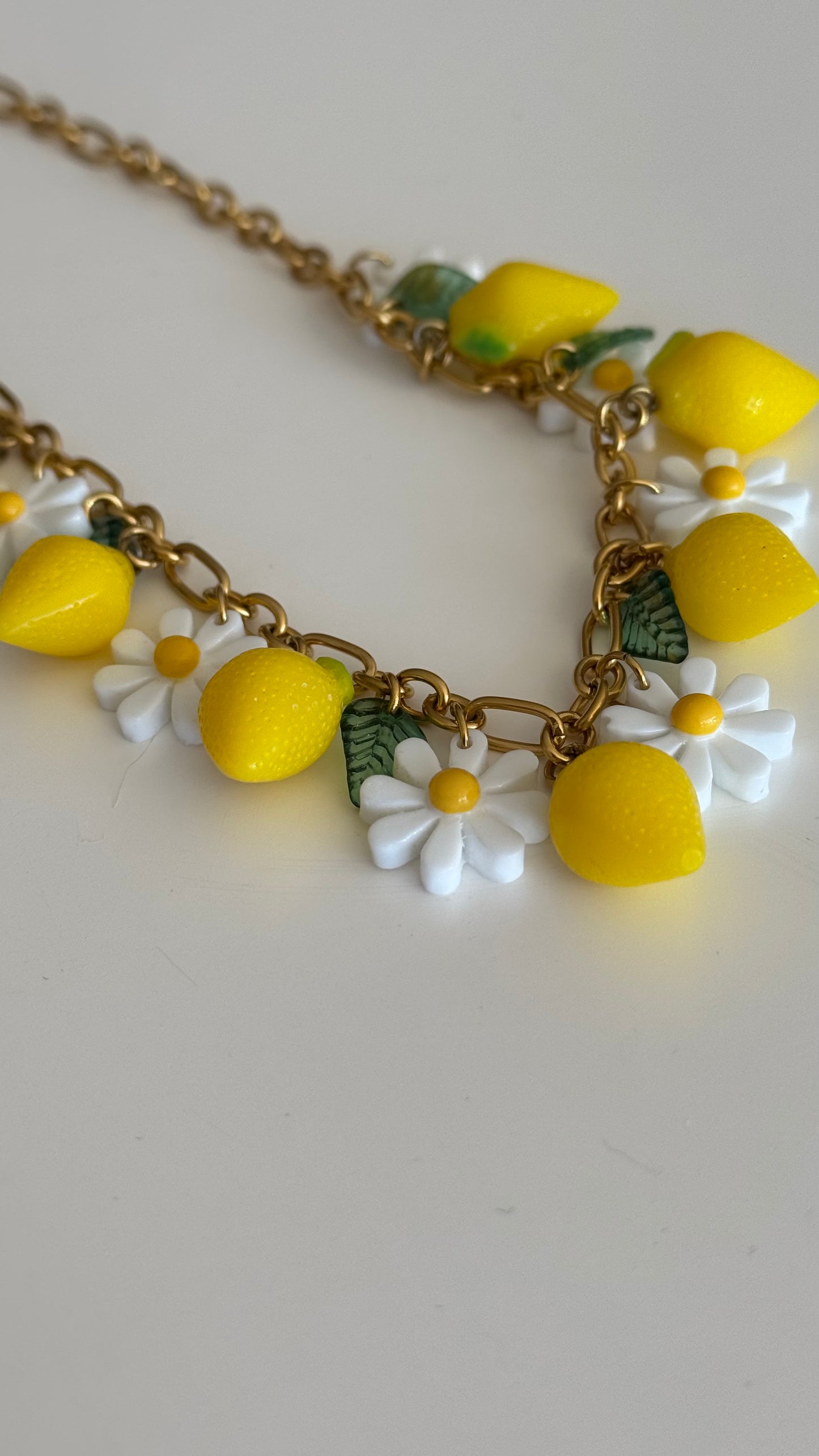 Colar | lemons