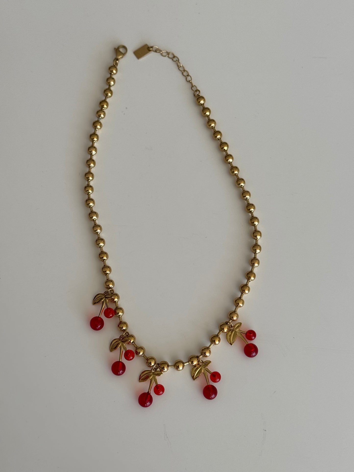 Colar | cherries